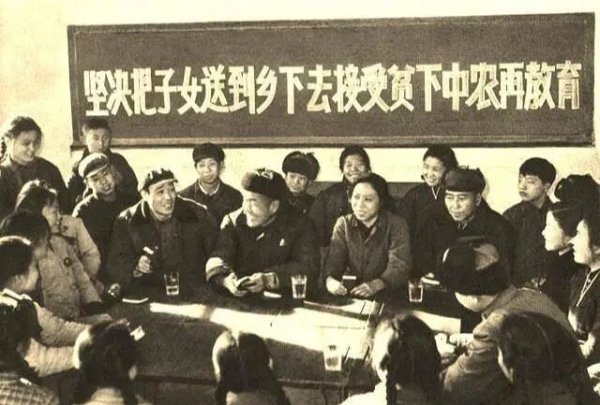 毛主席为何要让知青上山下乡？（这篇文章说清了）