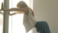 胸上纹花的魅惑力度 软妹子也有硬屁股的囧图