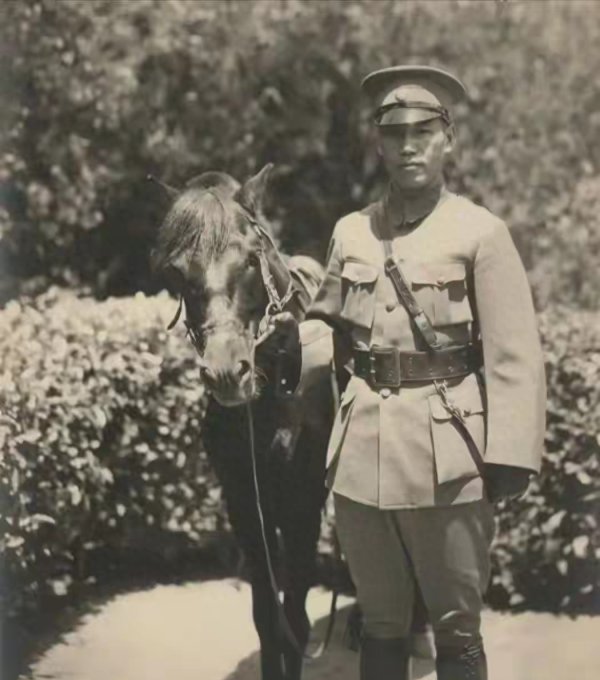 1927年中国有三个政府? 一个国民党为什么有两个政府